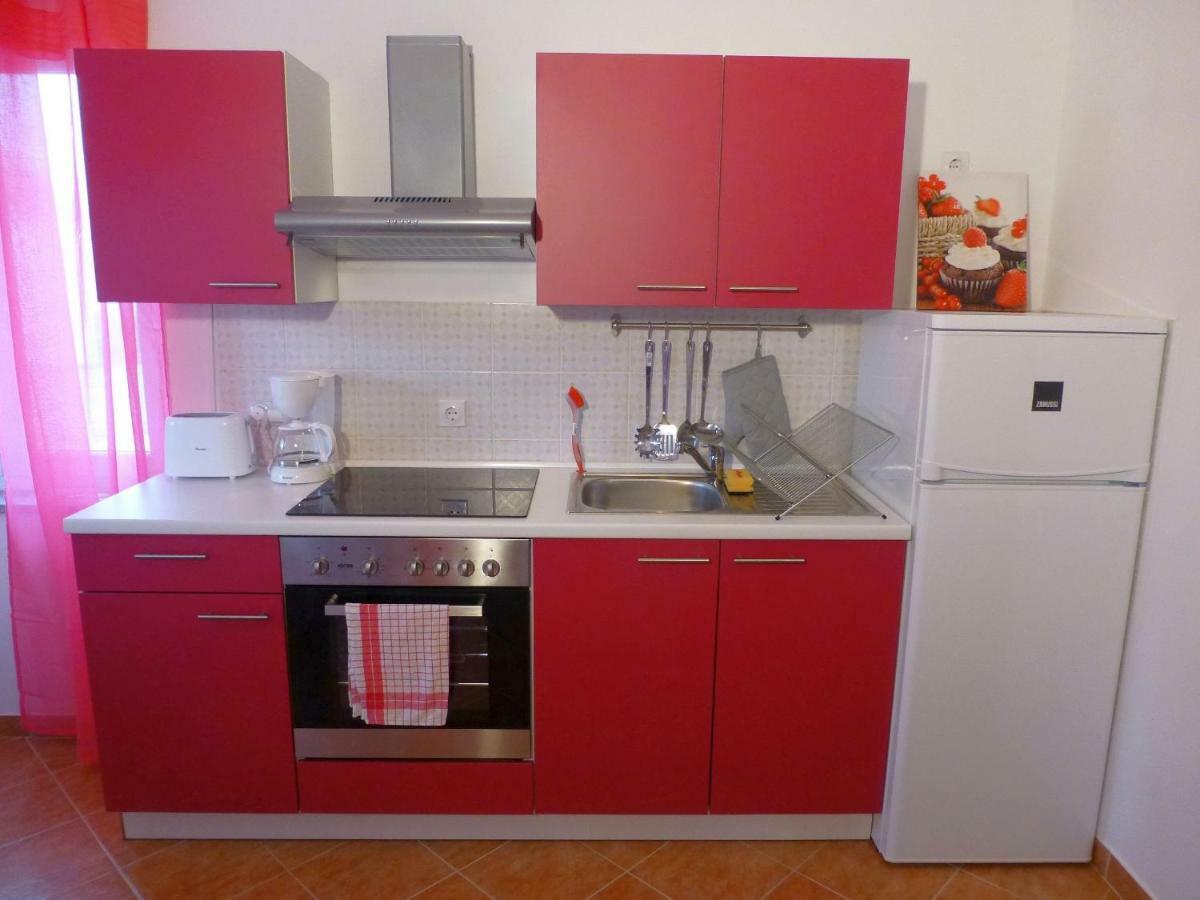 Apartments Kvesic Сило Экстерьер фото