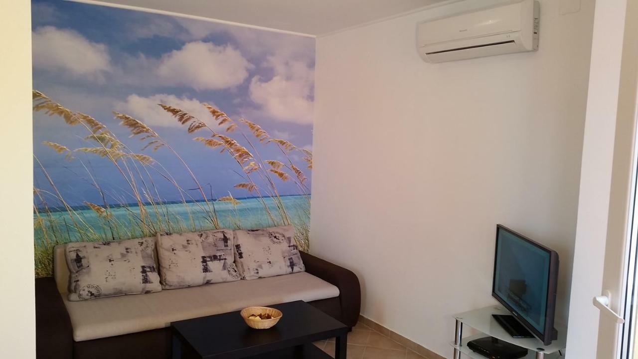 Apartments Kvesic Сило Экстерьер фото
